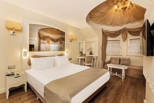 デラックス ルーム クイーンベッド 1 台 | ミニバー、セーフティボックス (室内)、遮光カーテン、アイロン / アイロン台