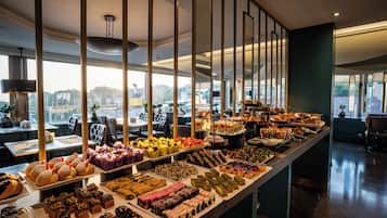 Desayuno continental gratuito y diario