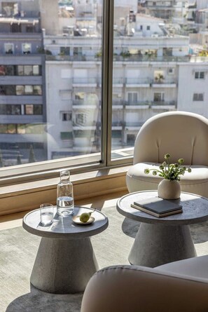 Suite ejecutiva | Baño | Artículos de higiene personal gratuitos, secador de pelo y albornoces