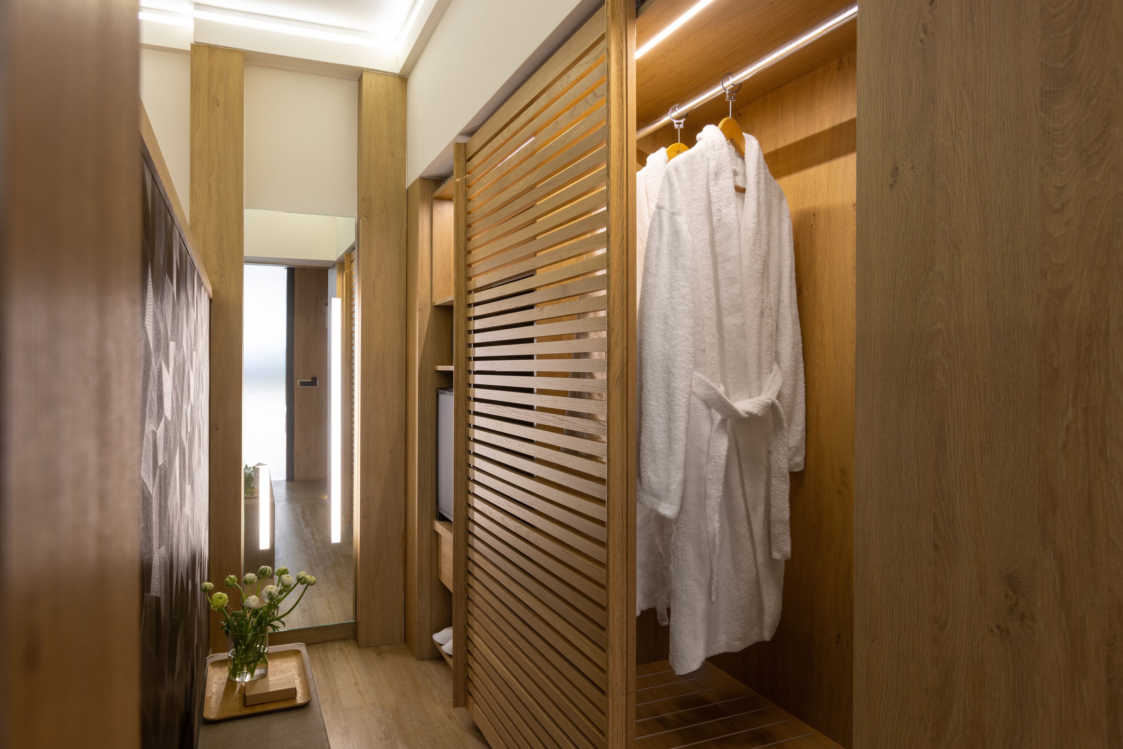 Junior Suite | In-room safe, desk, blackout drapes, soundproofing