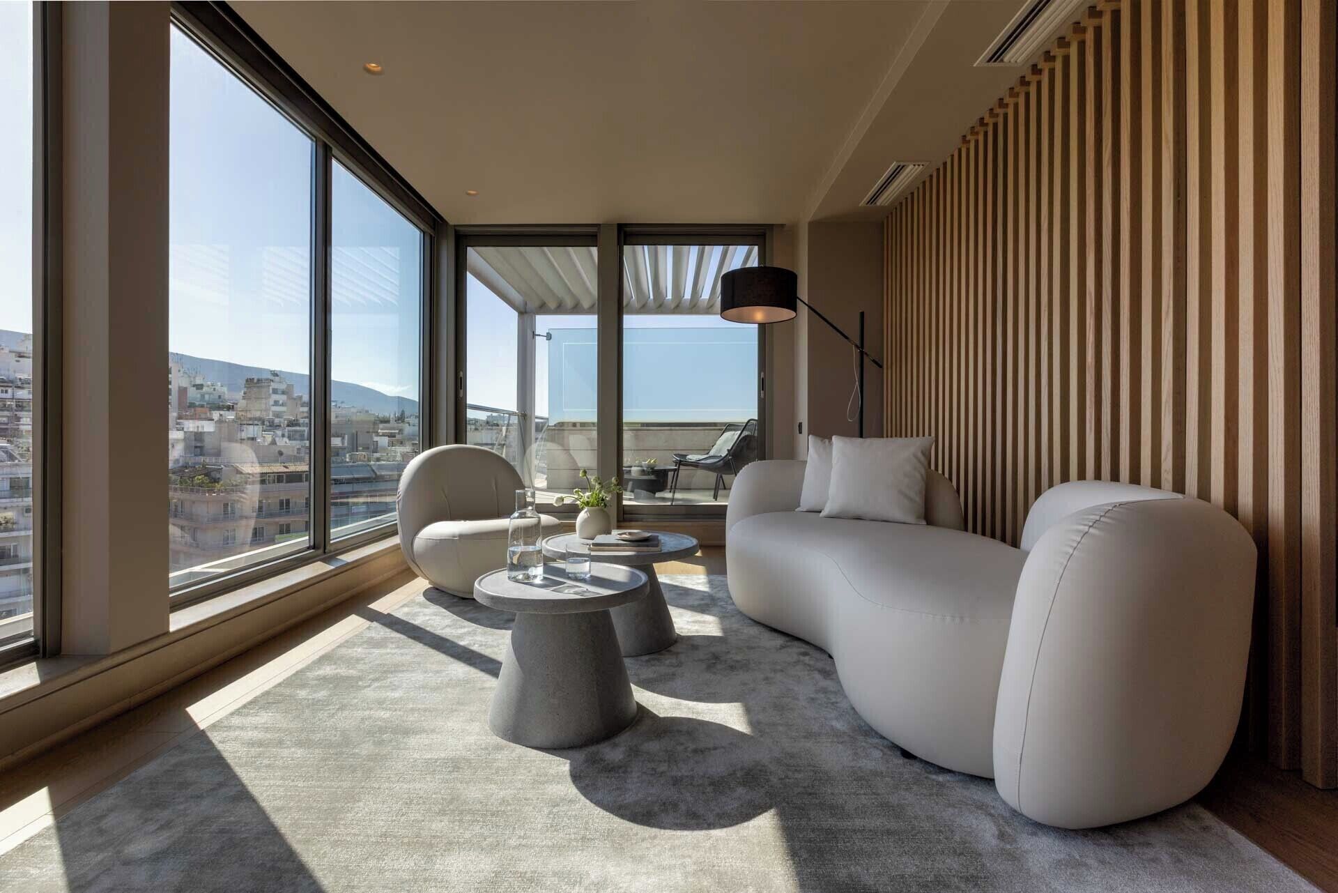 Executive Suite | Peti besi dalam bilik, meja, langsir/tirai gelap terus, kalis bunyi 