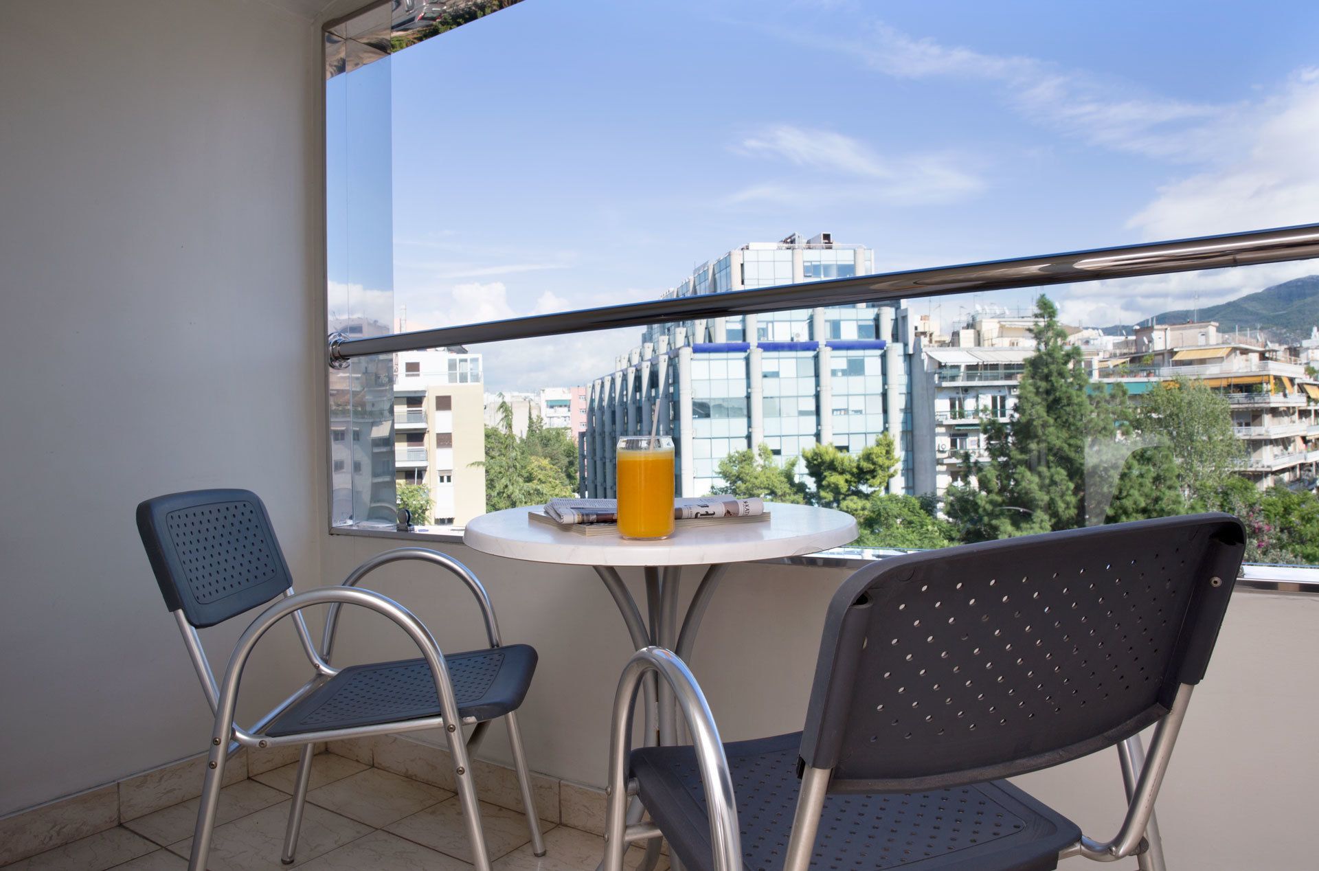 urban chic room | balcony view