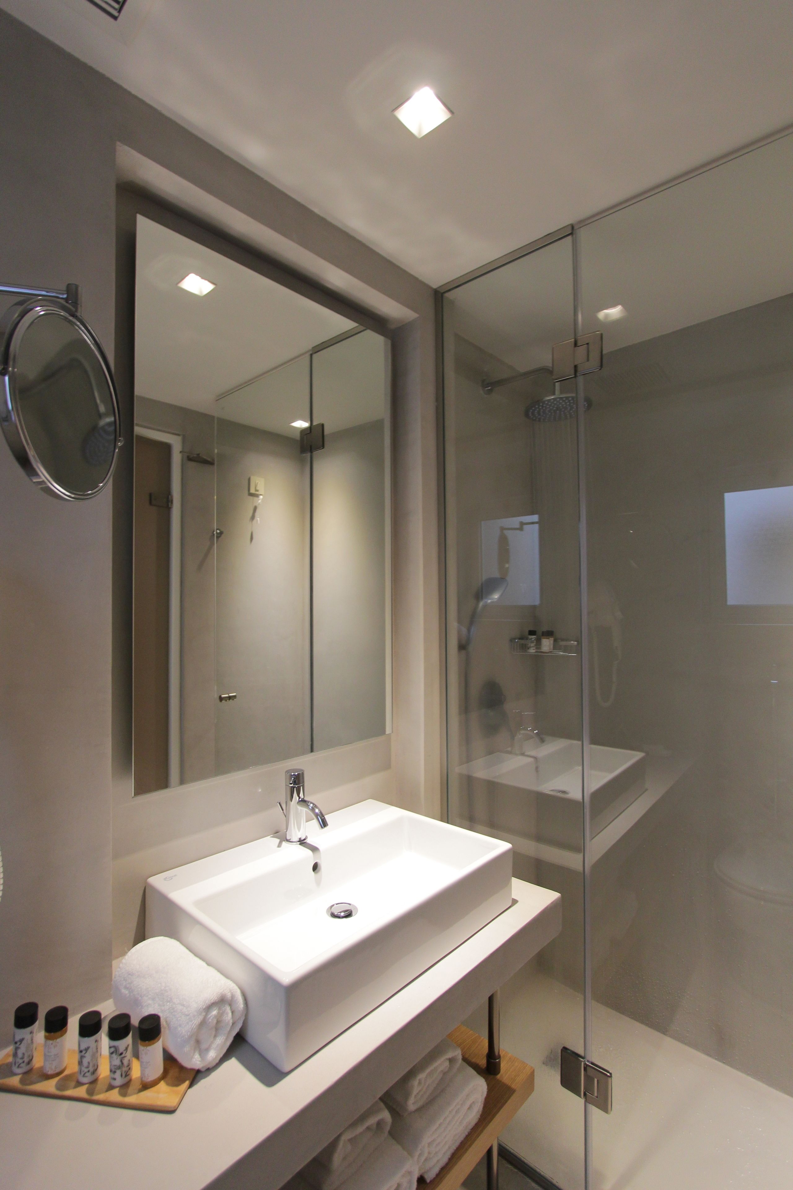 urban chic room | bathroom | free toiletries, hair dryer, bathrobes, slippers