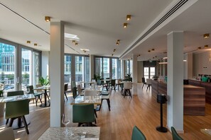 Restaurant - Hotel Tocq (Milan)