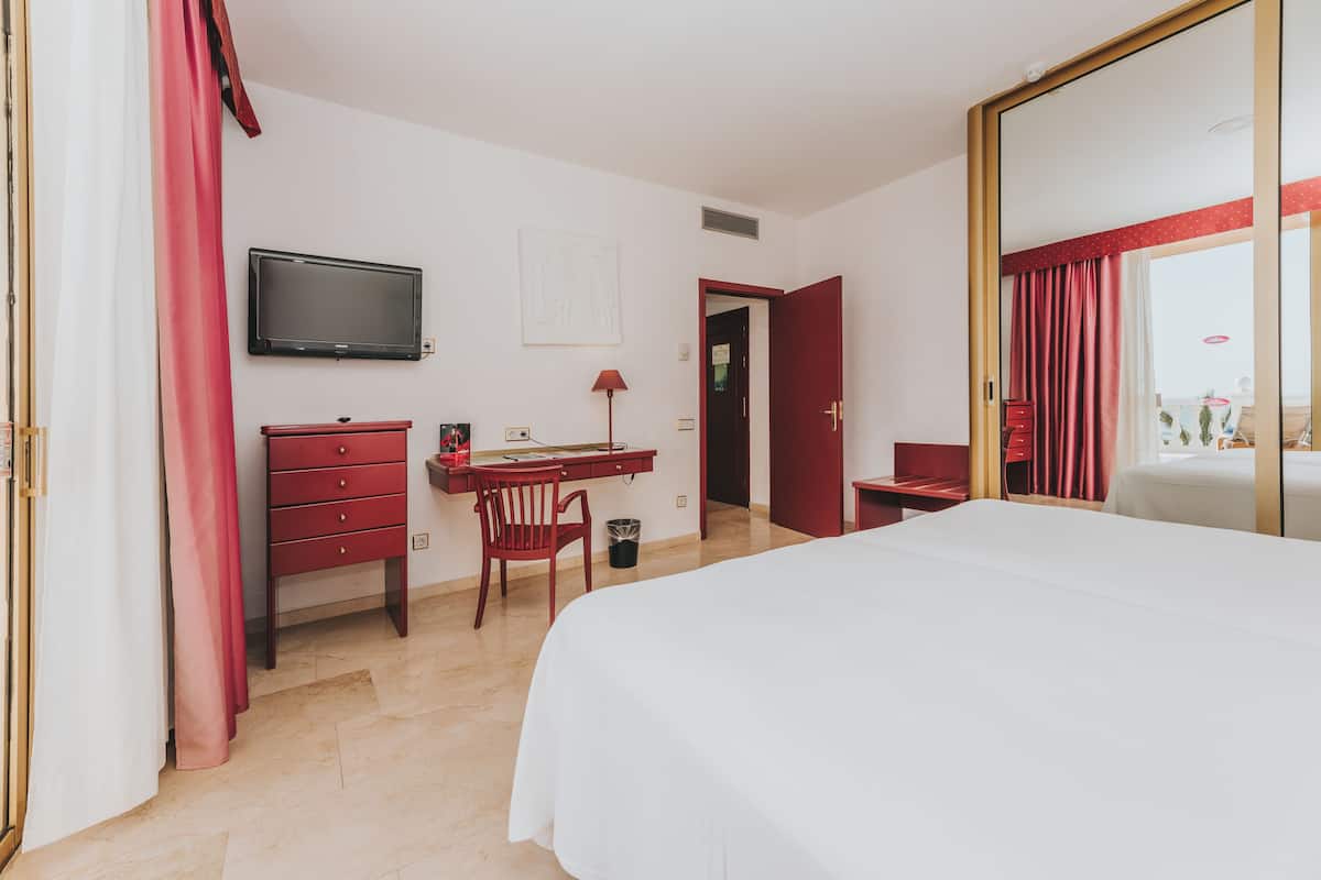 1 bedroom, minibar, in-room safe, desk