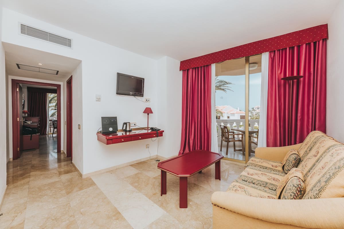 1 bedroom, minibar, in-room safe, desk