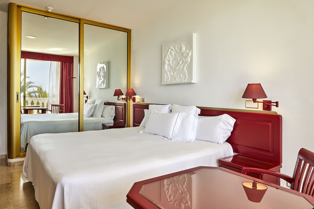 1 bedroom, minibar, in-room safe, desk