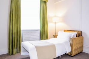 Coffres-forts dans les chambres, bureau, rideaux occultants