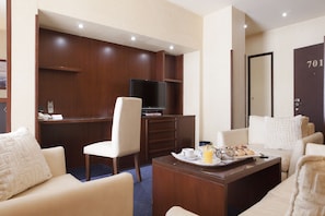 Ropa de cama hipoalergénica y minibar 
