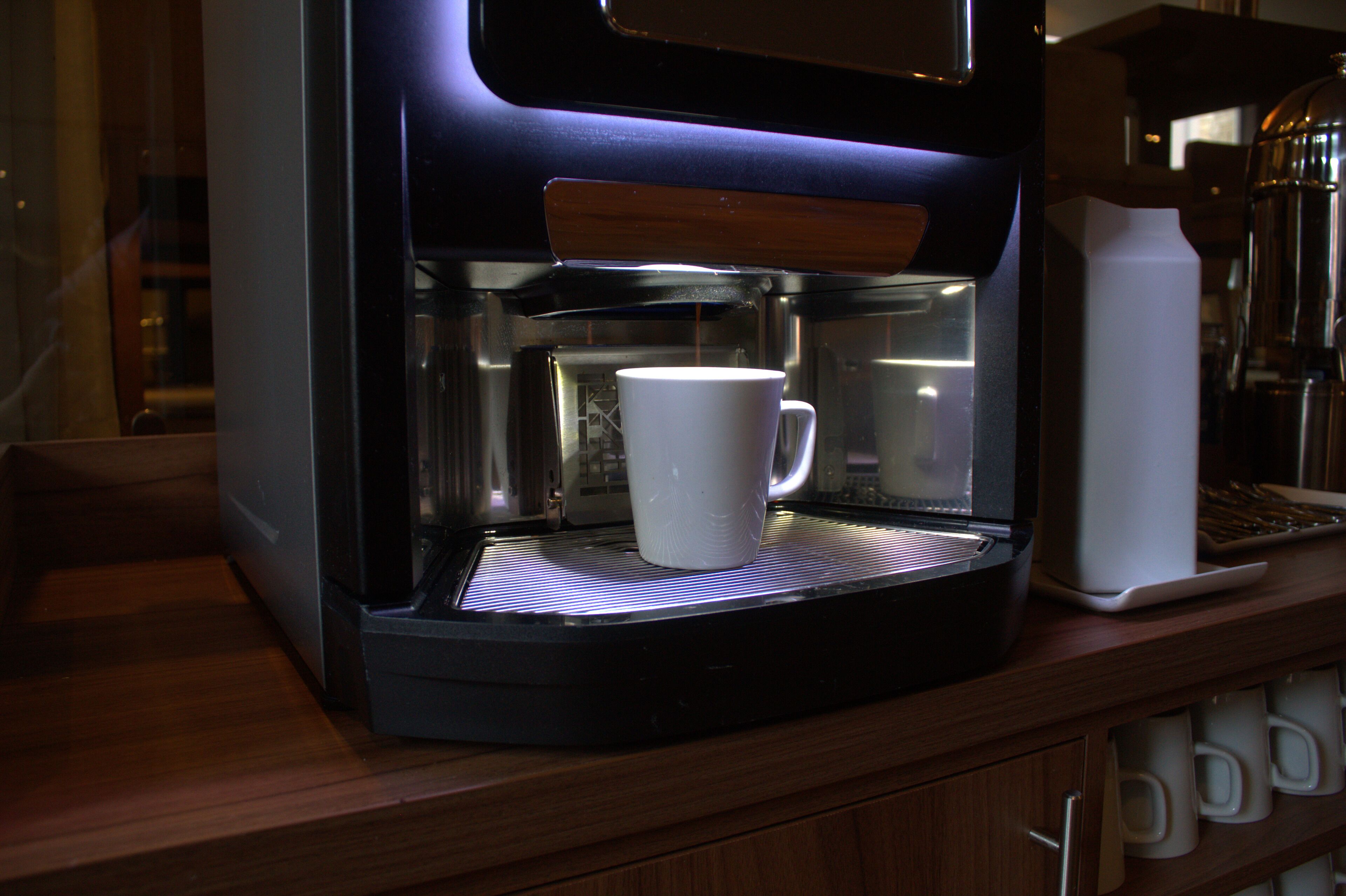 breakfast, lunch, dinner served; british cuisine