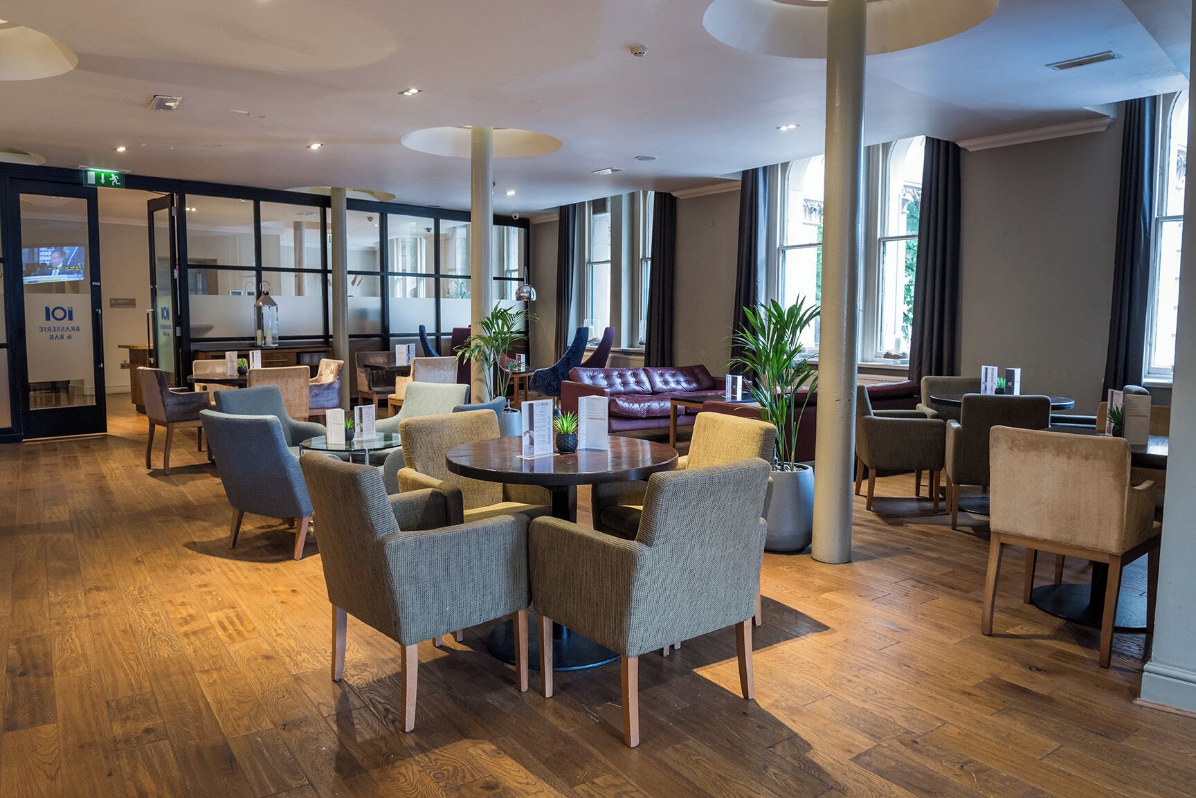 Breakfast, lunch, dinner served; British cuisine 