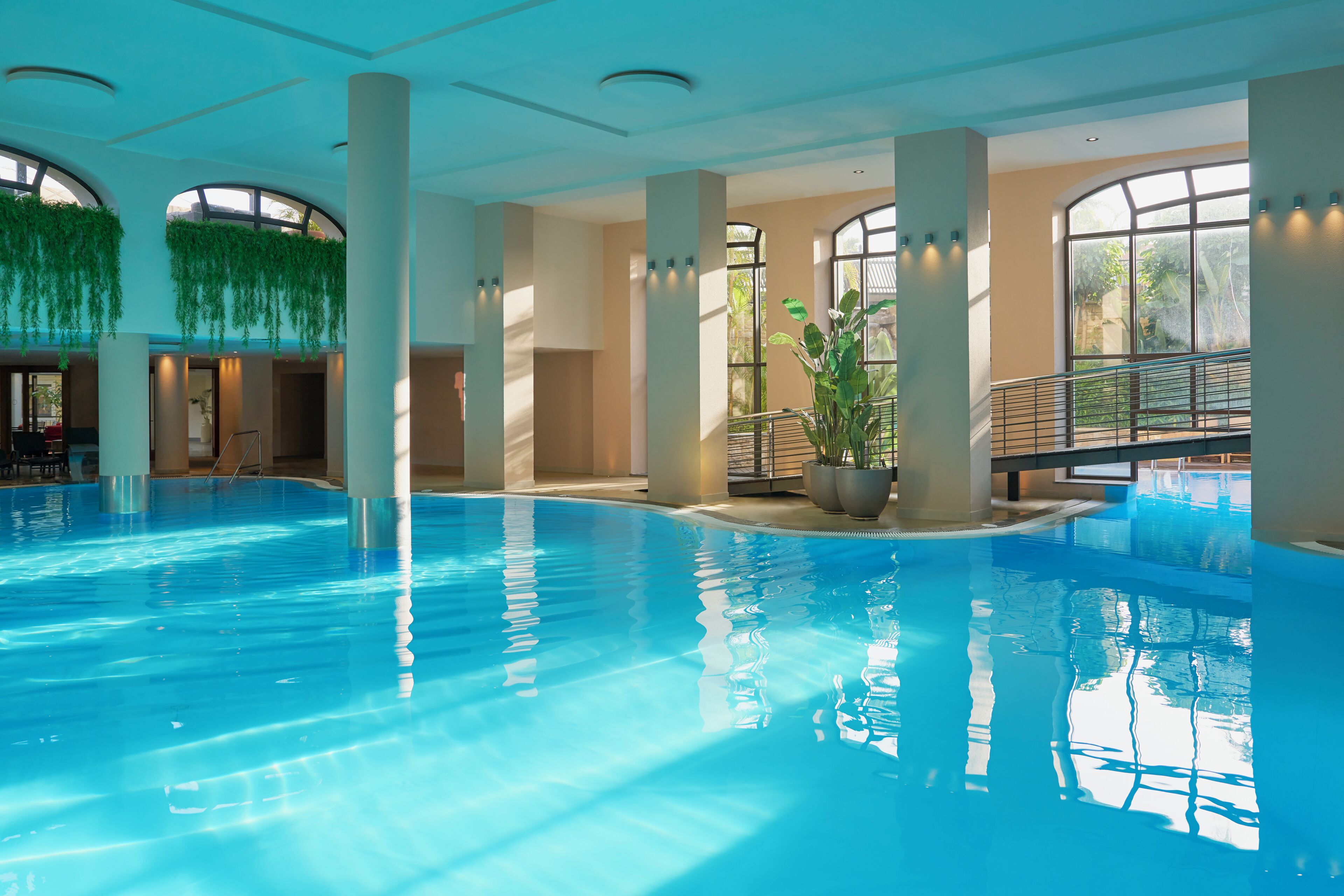 2 Innenpools, 2 Außenpools