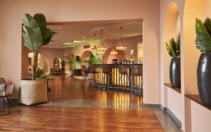 2 bars/lounges, 2 poolside bars