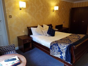 Premium bedding, in-room safe, desk, iron/ironing board