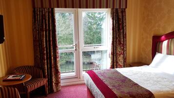 Superior-Doppelzimmer | Hochwertige Bettwaren, Zimmersafe, Schreibtisch, Bügeleisen/Bügelbrett