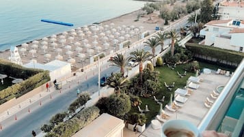 Deluxe-Doppelzimmer, eingeschrÀnkter Meerblick | 1 Schlafzimmer, hochwertige Bettwaren, Minibar, Zimmersafe