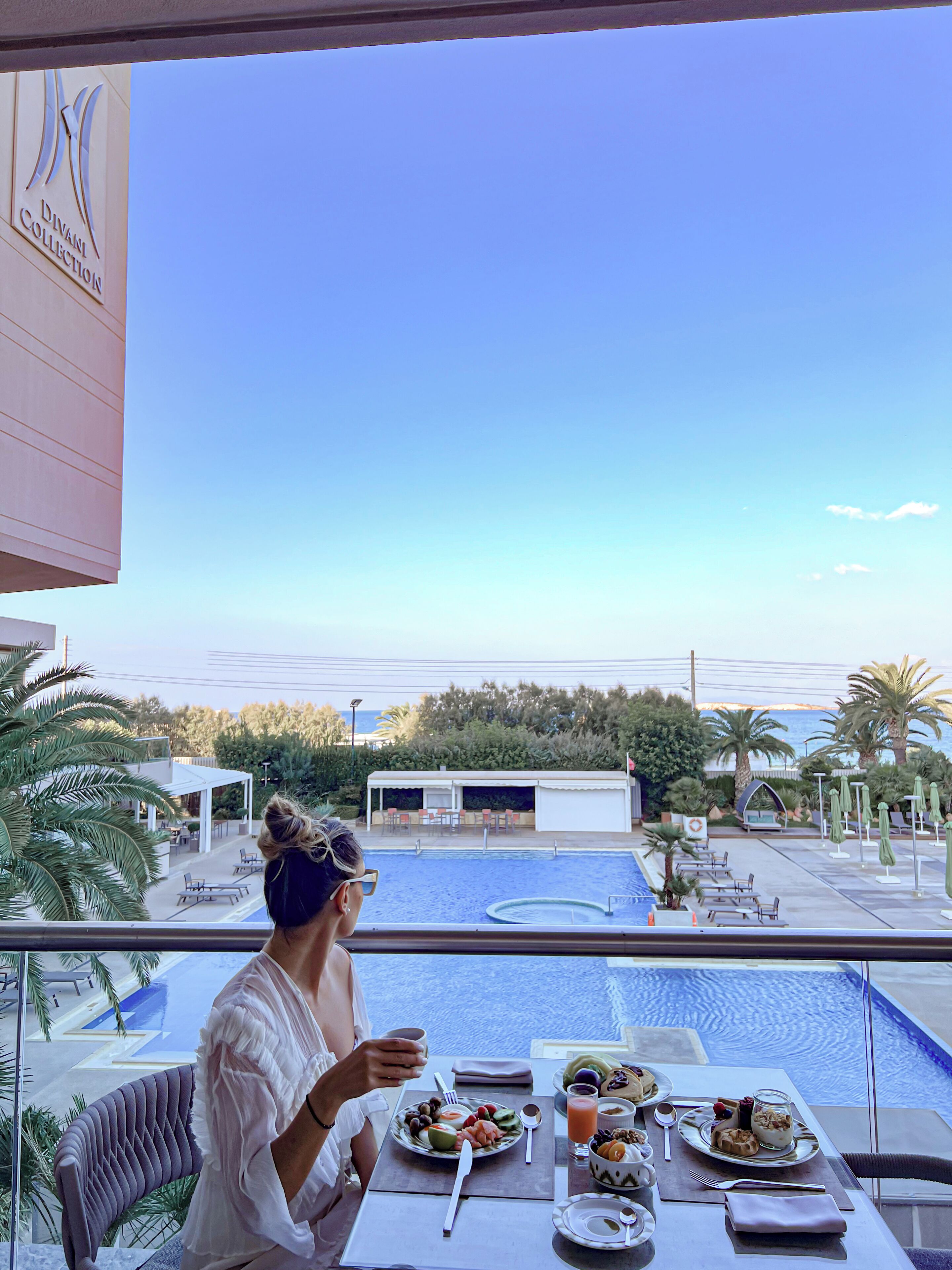 Café da manhã com buffet grátis todos os dias