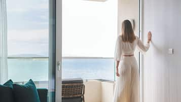 Ropa de cama de alta calidad y minibar