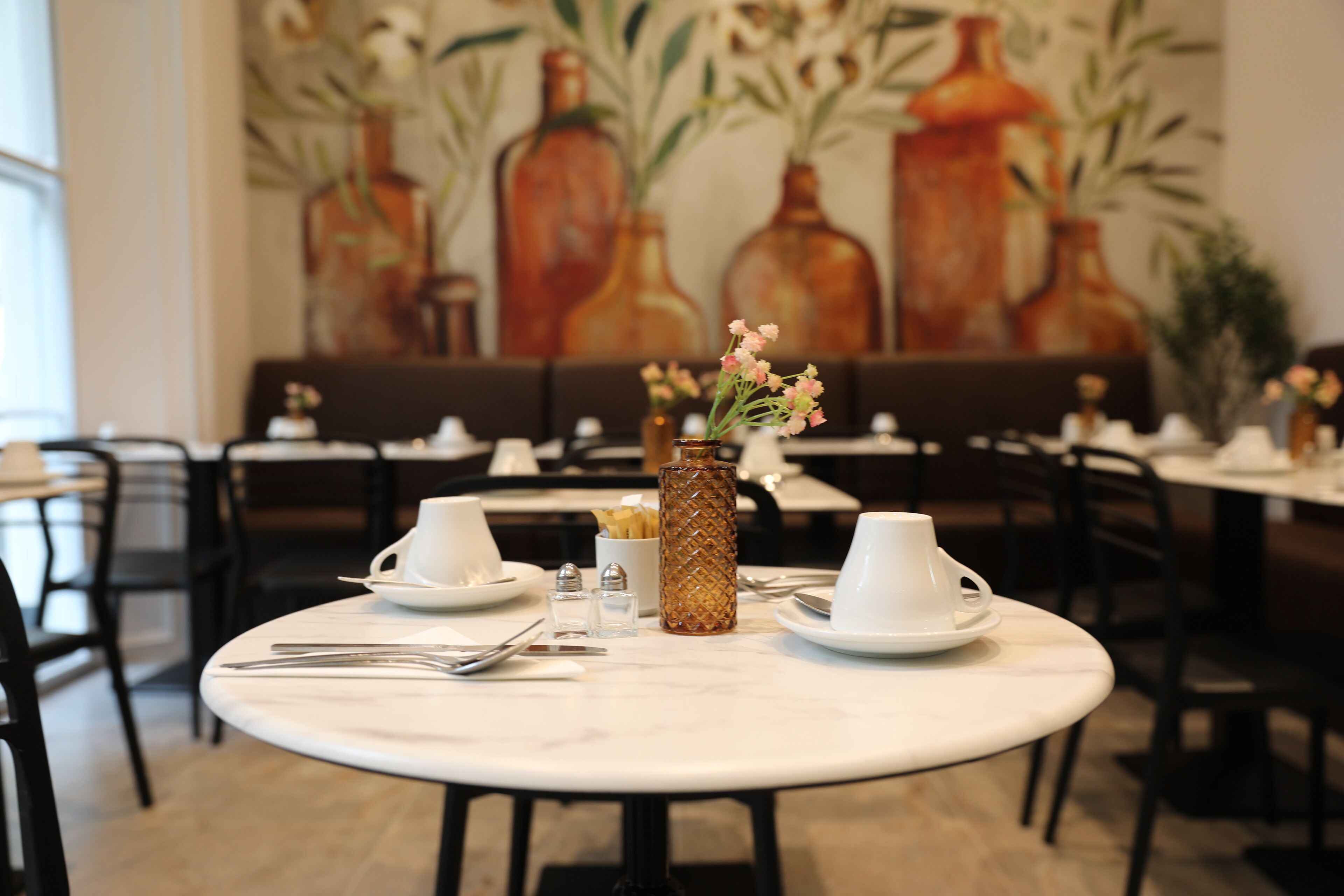 Café da manhã continental todos os dias mediante uma taxa