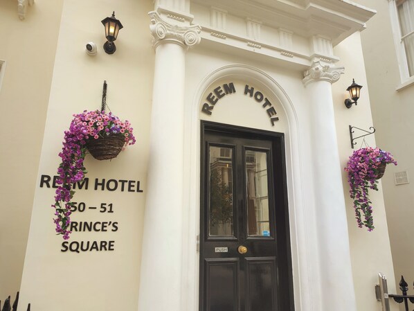 Exterior - Reem Hotel (London)