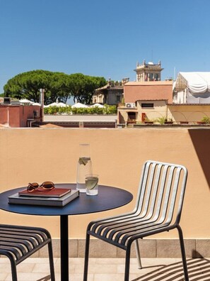 Outdoor dining - Caprice (Rome)