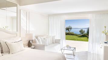 Junior Suite Waterfront | Premium bedding, minibar, in-room safe, blackout curtains