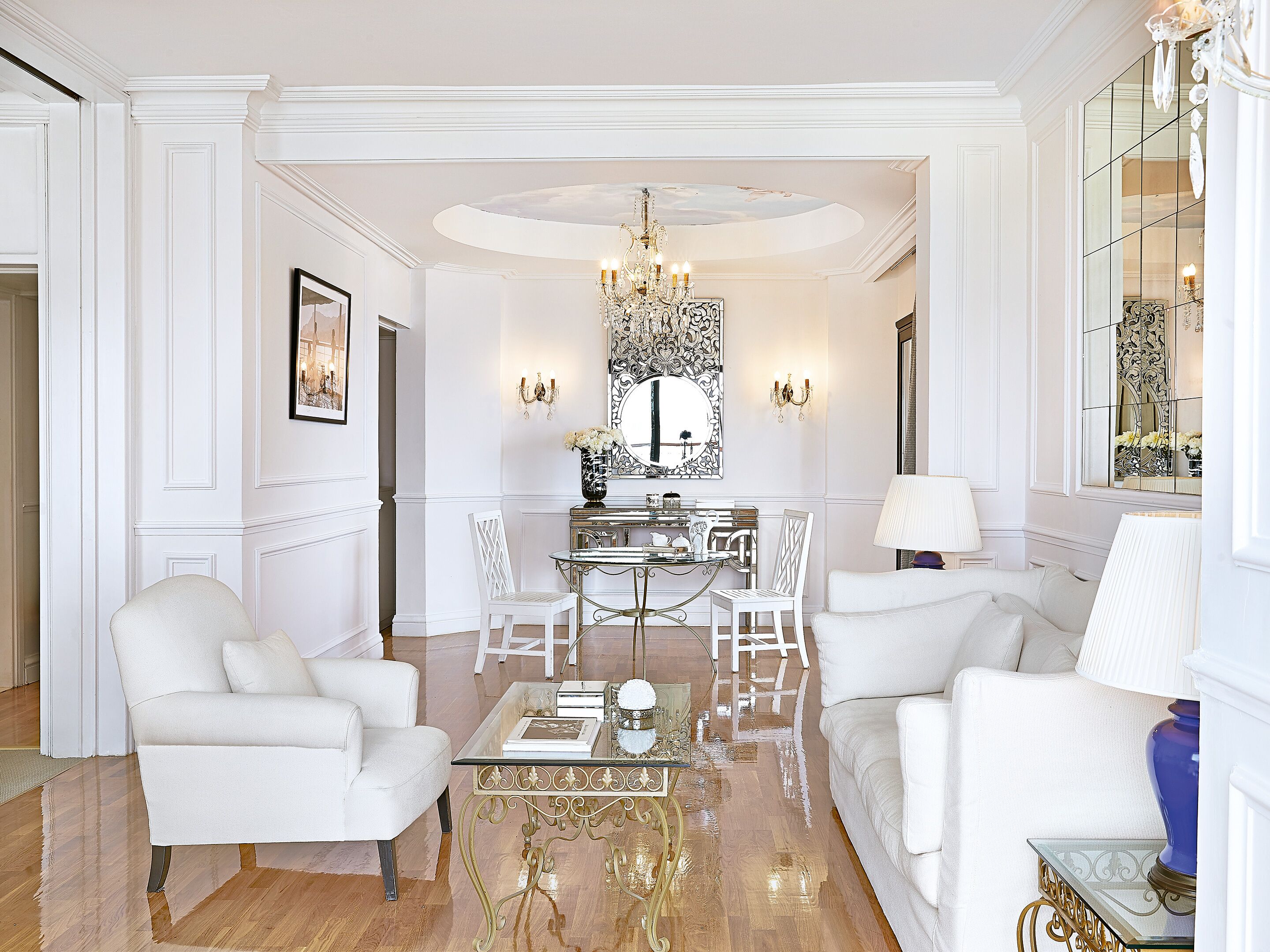 高档床上用品、迷你吧、客房内保险箱、遮光窗帘