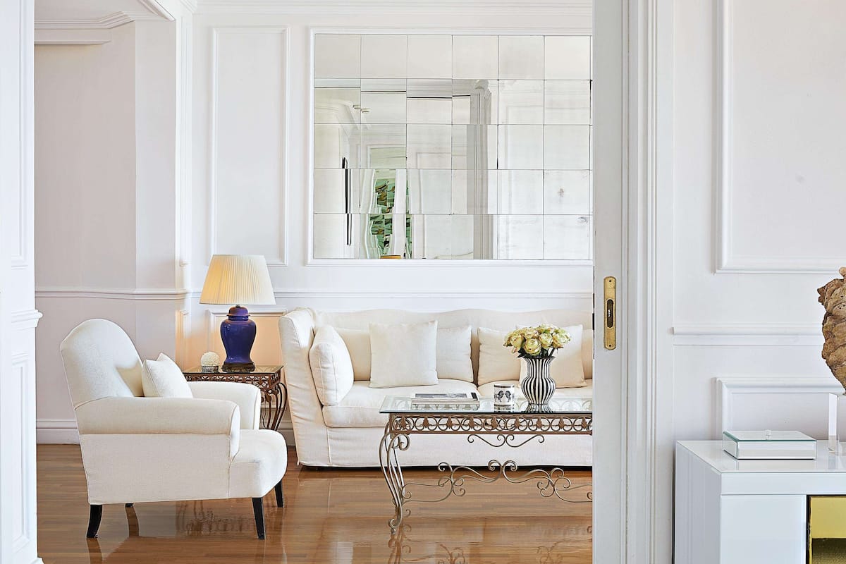 2 bedrooms, premium bedding, minibar, in-room safe