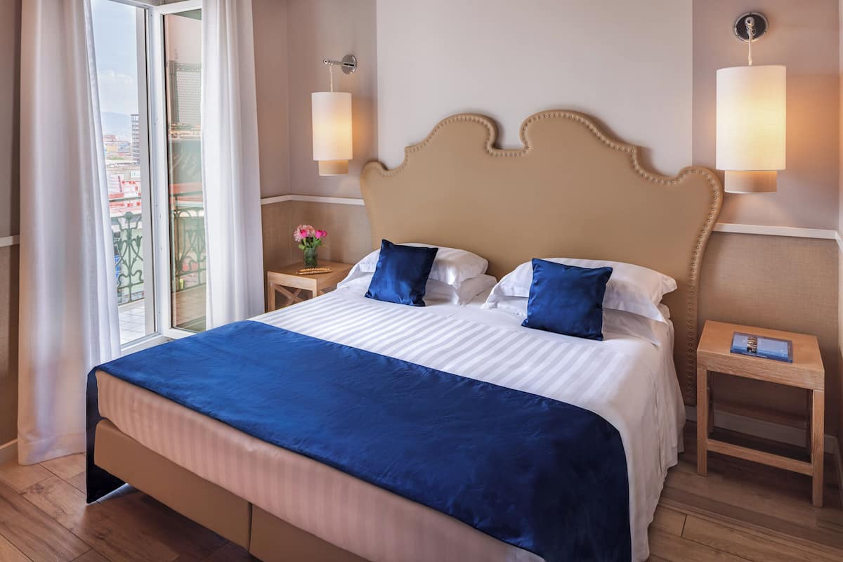 Suite | 1 bedroom, premium bedding, minibar, in-room safe