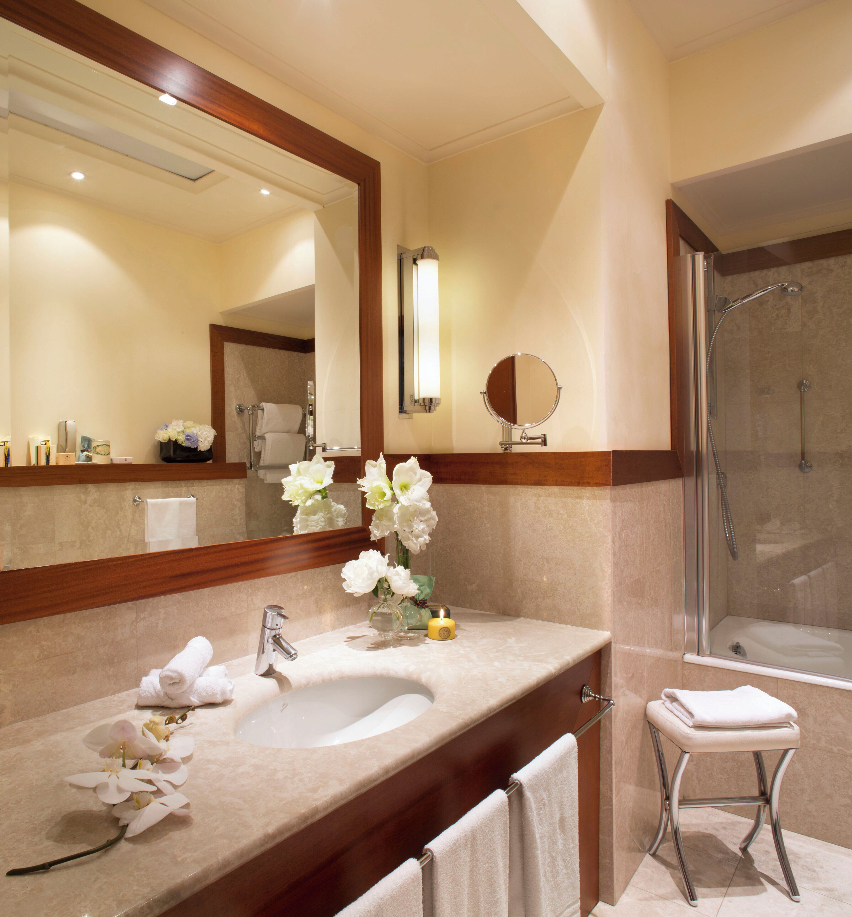 family room | bathroom | shower, free toiletries, hair dryer, bidet