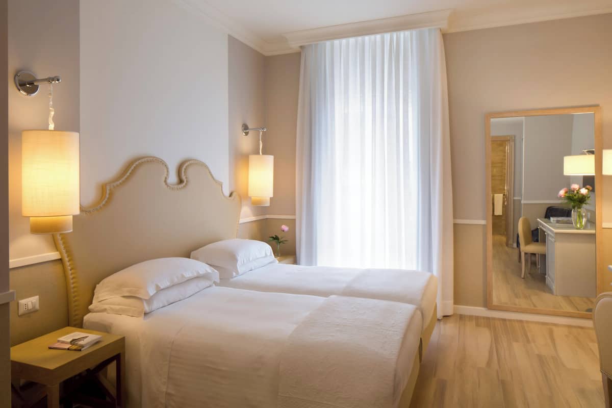 1 bedroom, premium bedding, minibar, in-room safe