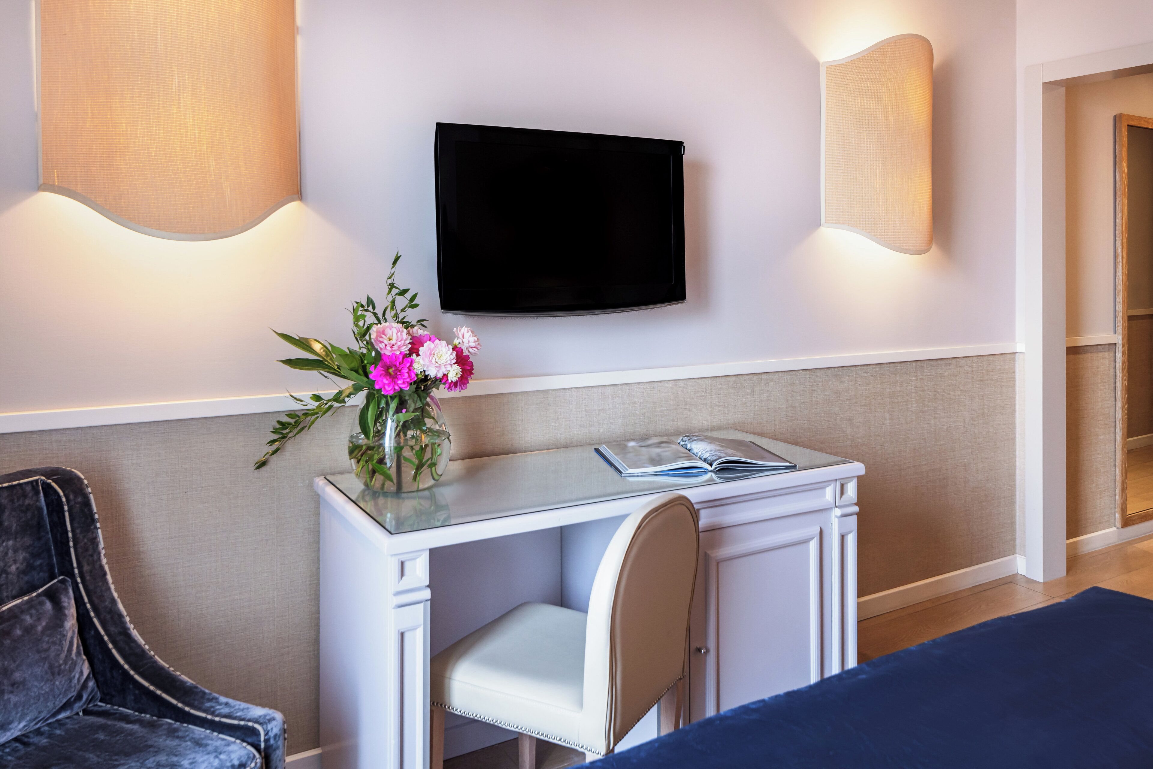 double superior with vesuvius view | premium bedding, minibar, in-room safe, desk