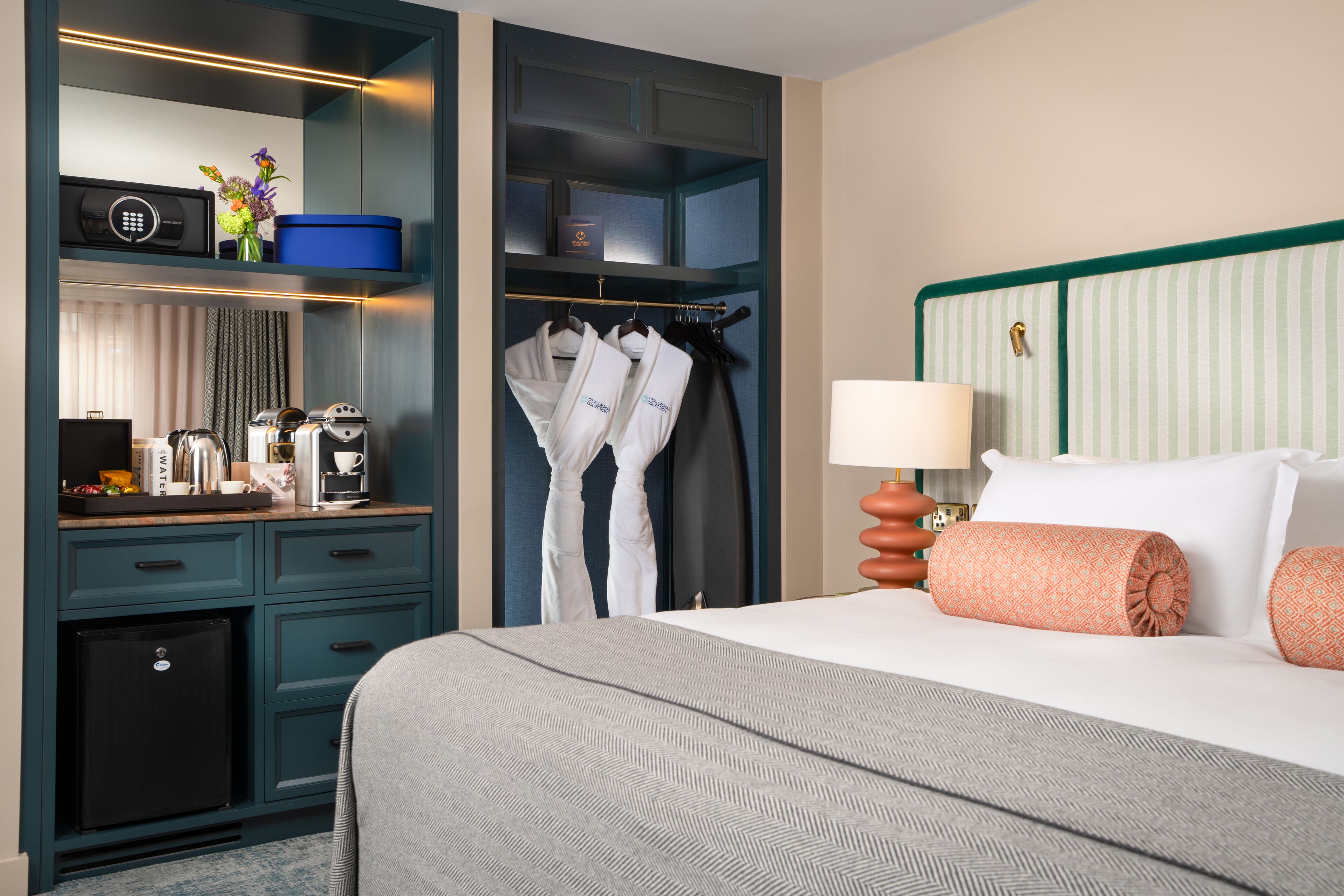 classic room, 1 king bed | premium bedding, in-room safe, desk, laptop workspace