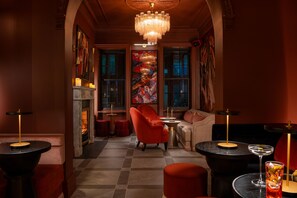 Cocktail bar