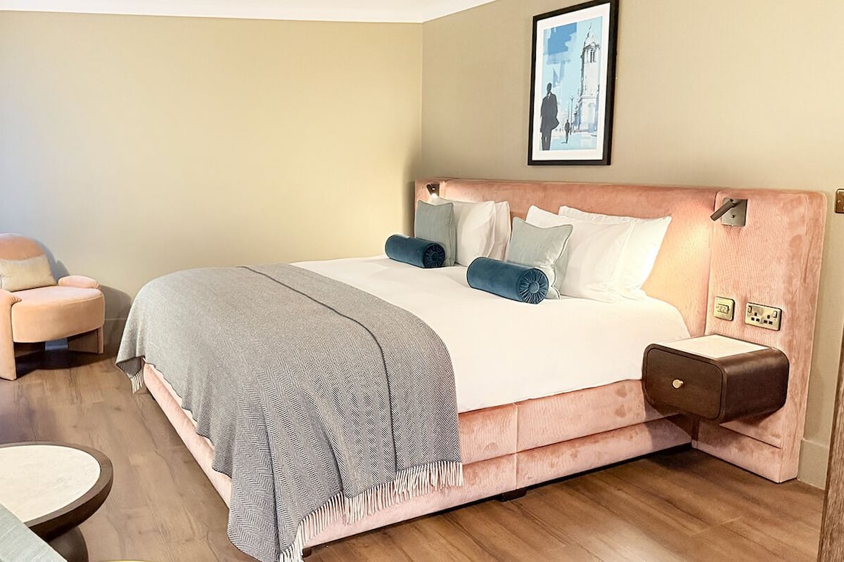 1 bedroom, premium bedding, in-room safe, desk