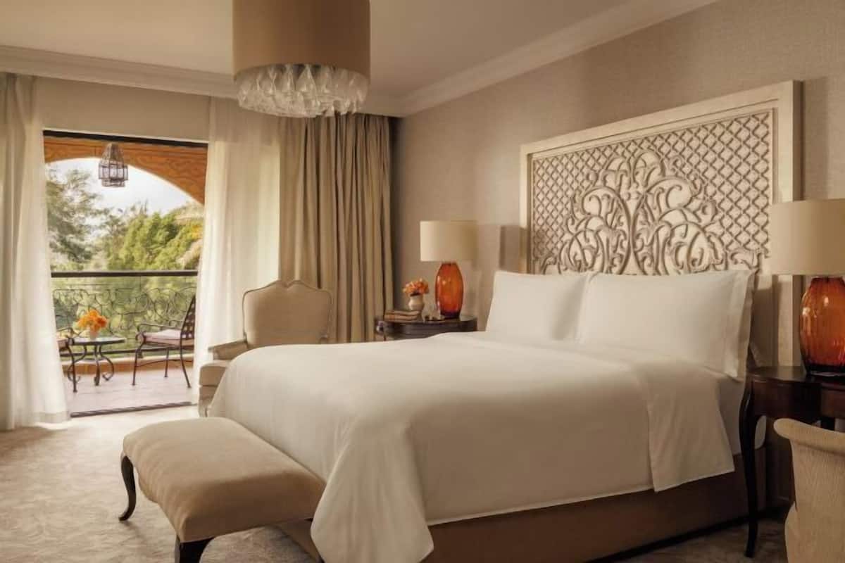 Frette Italian sheets, premium bedding, down duvets, minibar