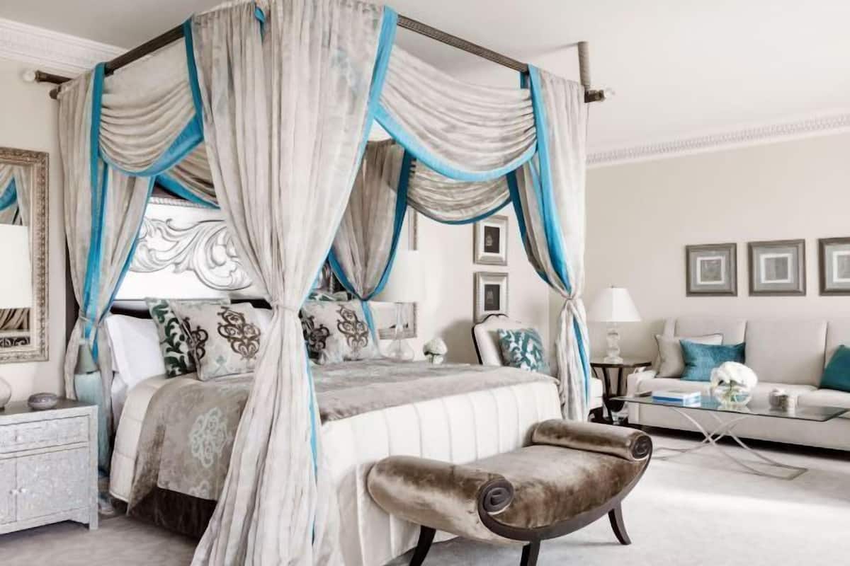 Frette Italian sheets, premium bedding, down comforters, minibar