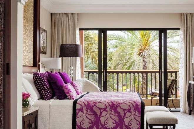 Frette Italian sheets, premium bedding, down comforters, minibar