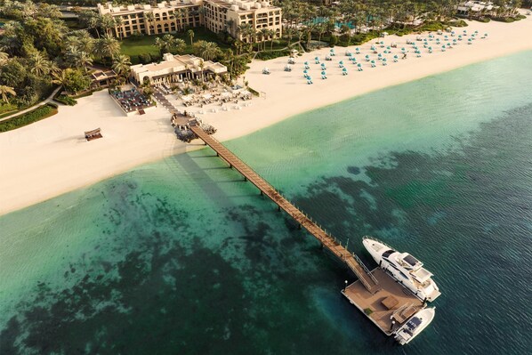 Private beach, beach cabanas, sun-loungers, beach umbrellas - One&Only Royal Mirage (Dubai)