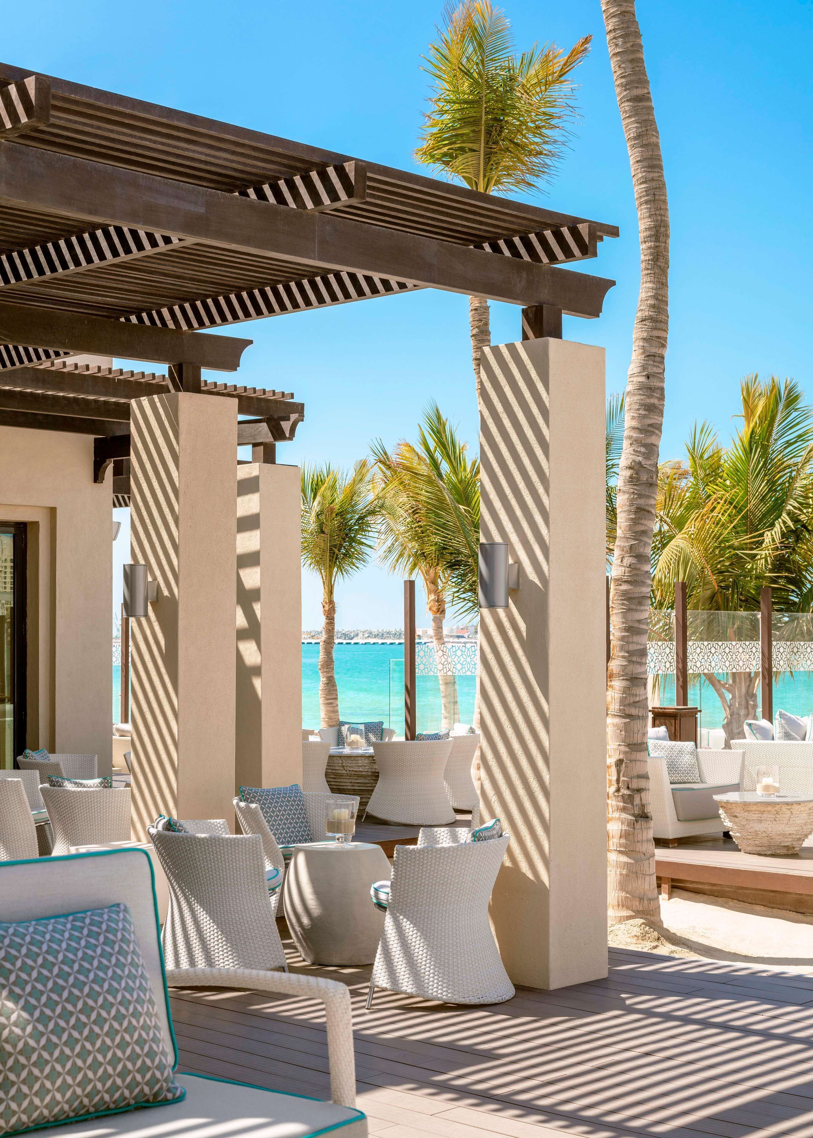 4 間酒吧/酒廊、2 間池畔酒吧、2 間海灘酒吧