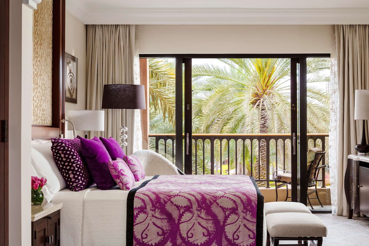 Ropa de cama de alta calidad y minibar