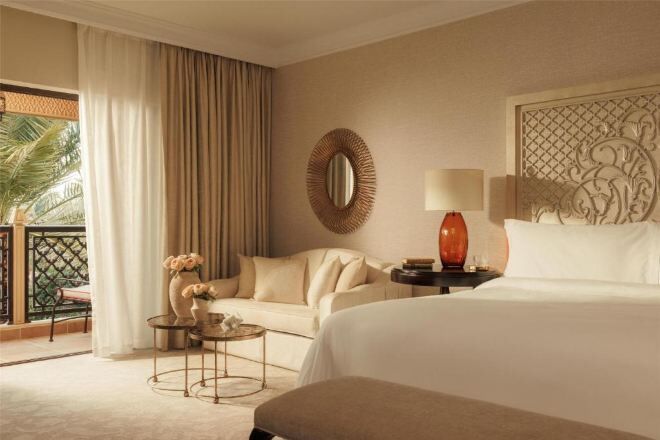 Frette Italian sheets, premium bedding, down comforters, minibar