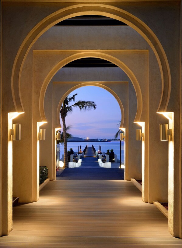 المنشأة من الخارج