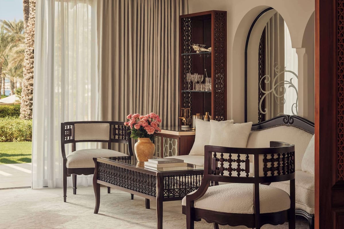 Frette Italian sheets, premium bedding, down comforters, minibar