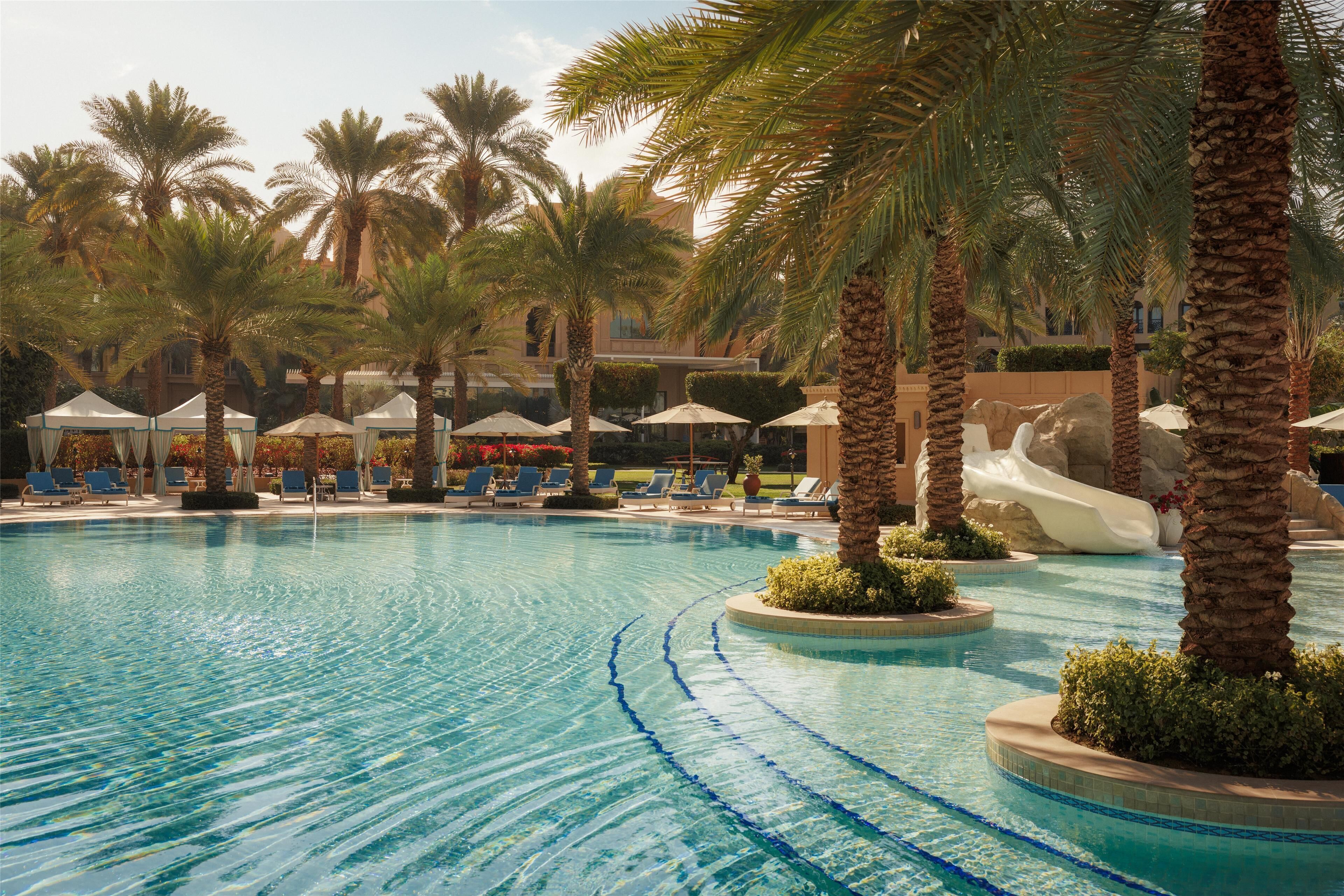 4 outdoor pools, free pool cabanas, pool umbrellas