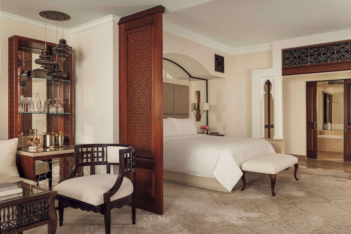Ropa de cama de alta calidad y minibar