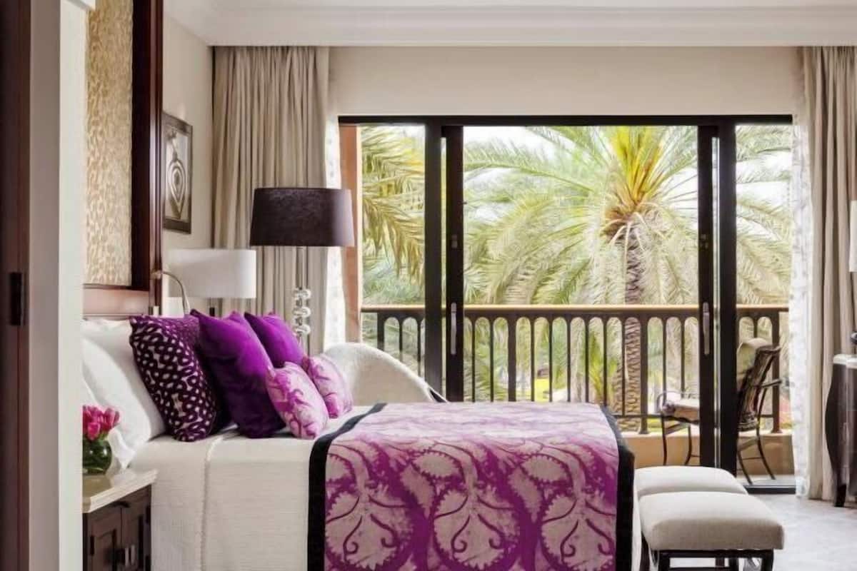 Frette Italian sheets, premium bedding, down duvets, minibar