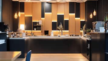 Daily full breakfast (EUR 15.5 per person)