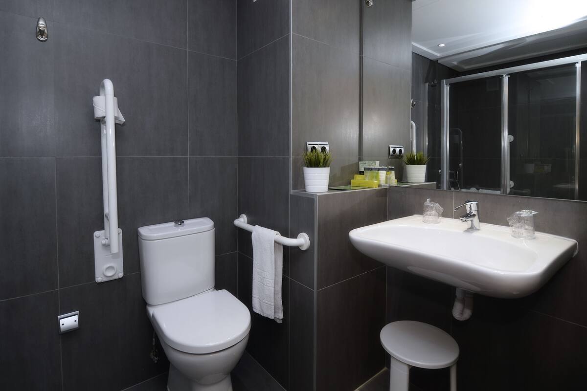 free toiletries, hair dryer, bidet, towels