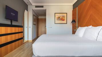 Double Room | Premium bedding, minibar, in-room safe, desk